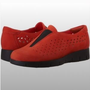 🌹PRICE DROP🌹 CLARKS COMFY SHOES SIZE 8.5